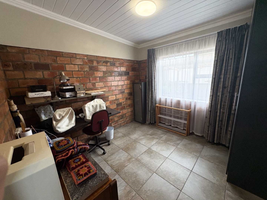 3 Bedroom Property for Sale in Stilbaai Wes Western Cape
